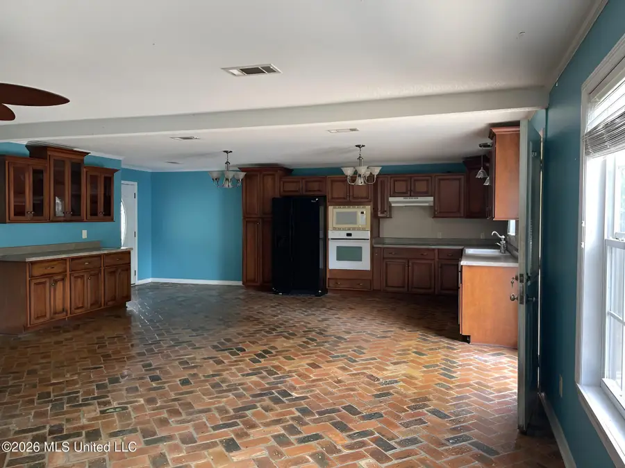 2119 Cleveland Avenue, Pascagoula, MS 39567 - #3