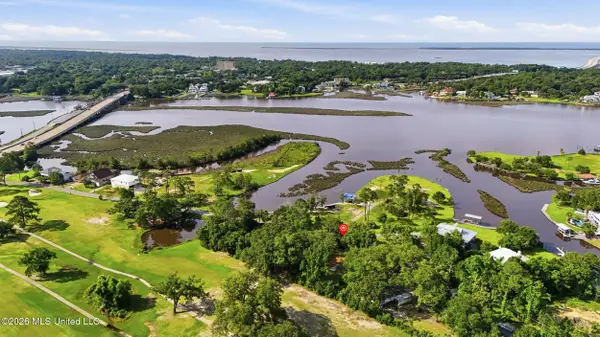 5712 Shore Drive, Ocean Springs, MS 39564