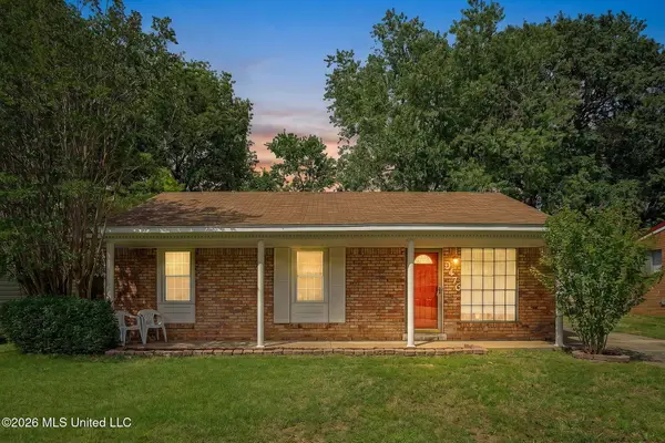 8476 W Southaven Circle, Southaven, MS 38671