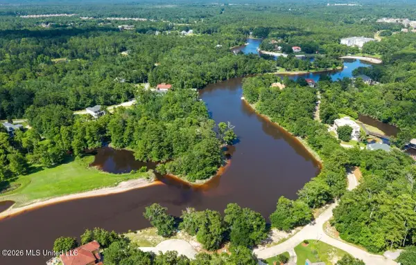 Woodland Circle, D'Iberville, MS 39532