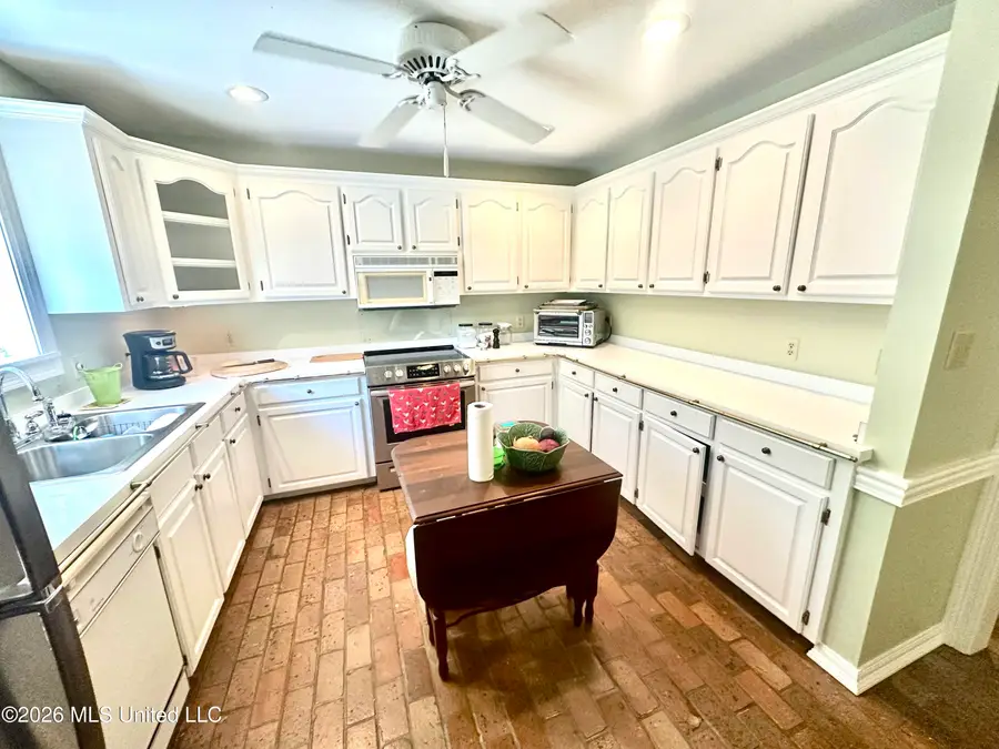 903 Morningside Drive, Brookhaven, MS 39601 - #3