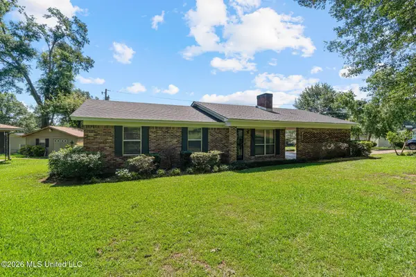 2072 Oakhurst Drive, Grenada, MS 38901
