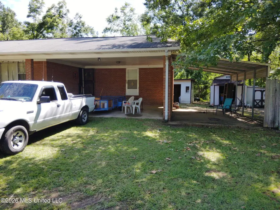 726 W Cooper Street, Ripley, MS 38663 - #2
