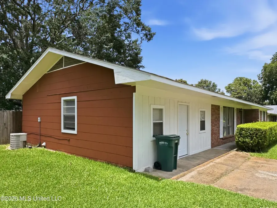 1935 Country Club Drive, Yazoo City, MS 39194 - #2