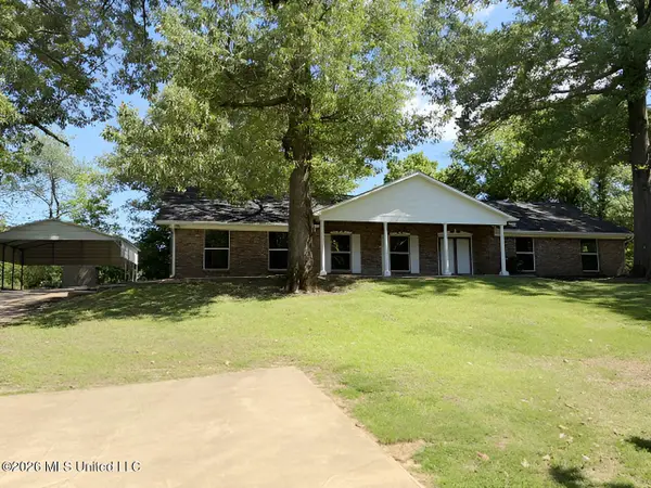 910 Newitt Vick Drive, Vicksburg, MS 39183