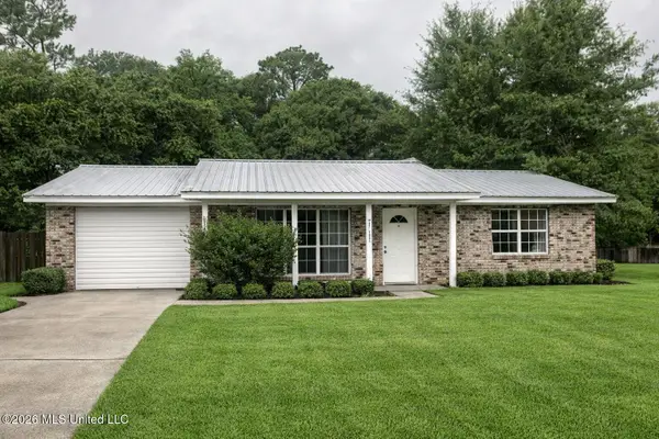 2717 Pleasant Street, Pascagoula, MS 39581