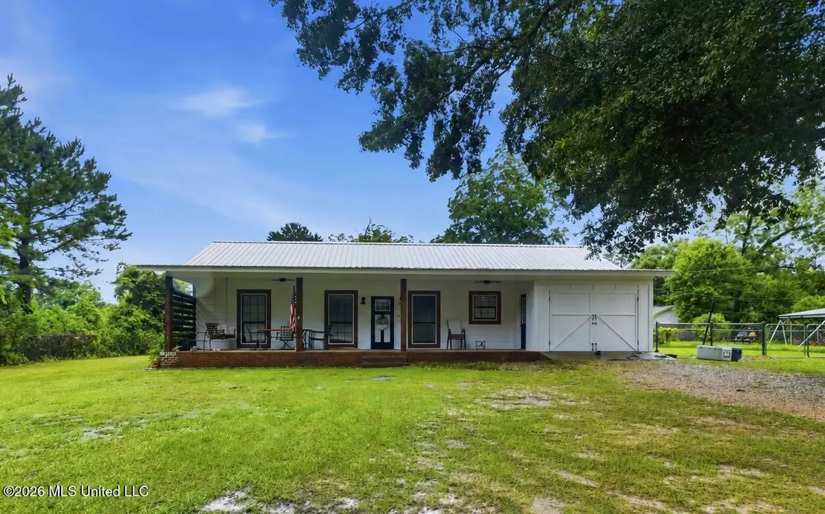 1310 W Border Avenue, Wiggins, MS 39577 - #1