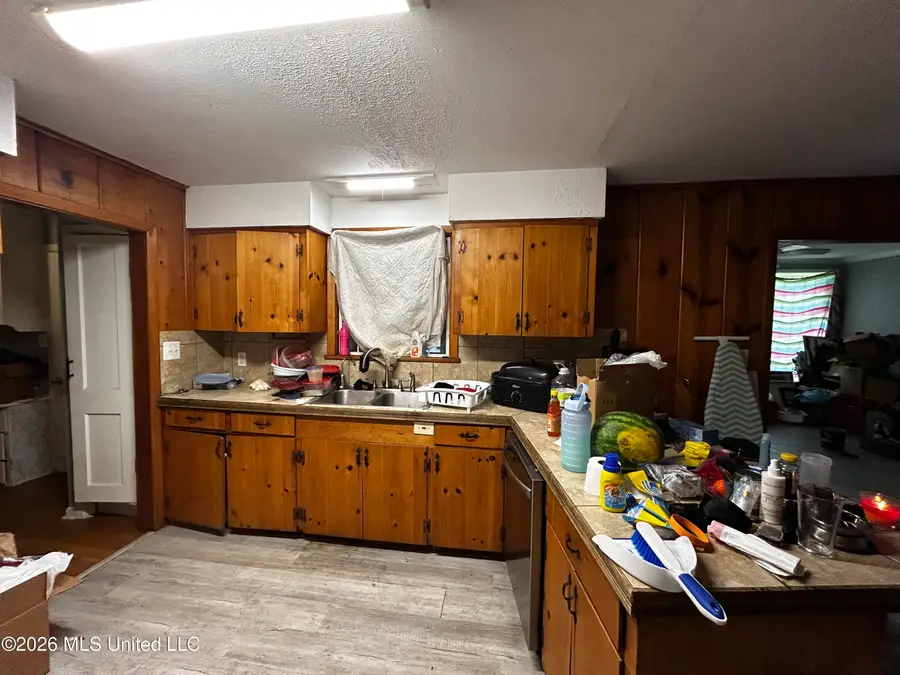 720 Colonial Circle, Jackson, MS 39211 - #3
