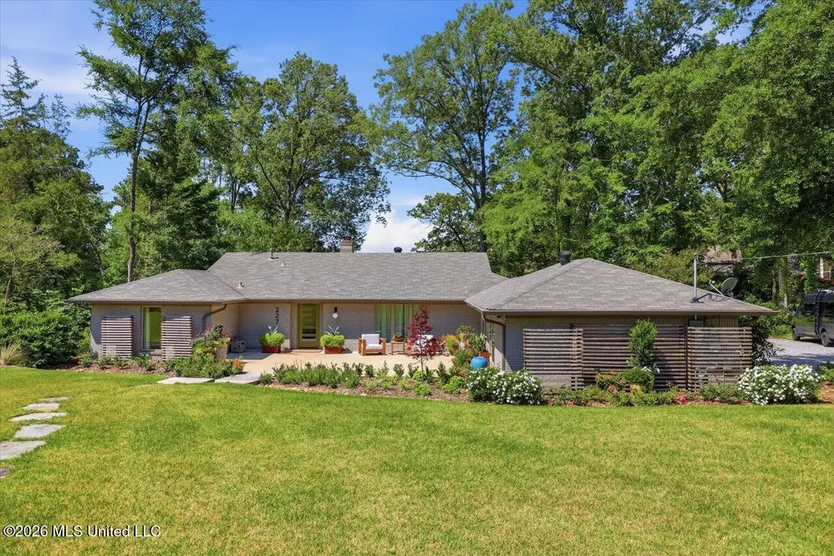227 Lakeshore Drive, Madison, MS 39110 - #1