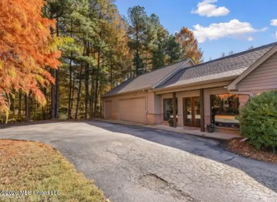 6760 Autumn Oaks Drive, Olive Branch, MS 38654 - #2