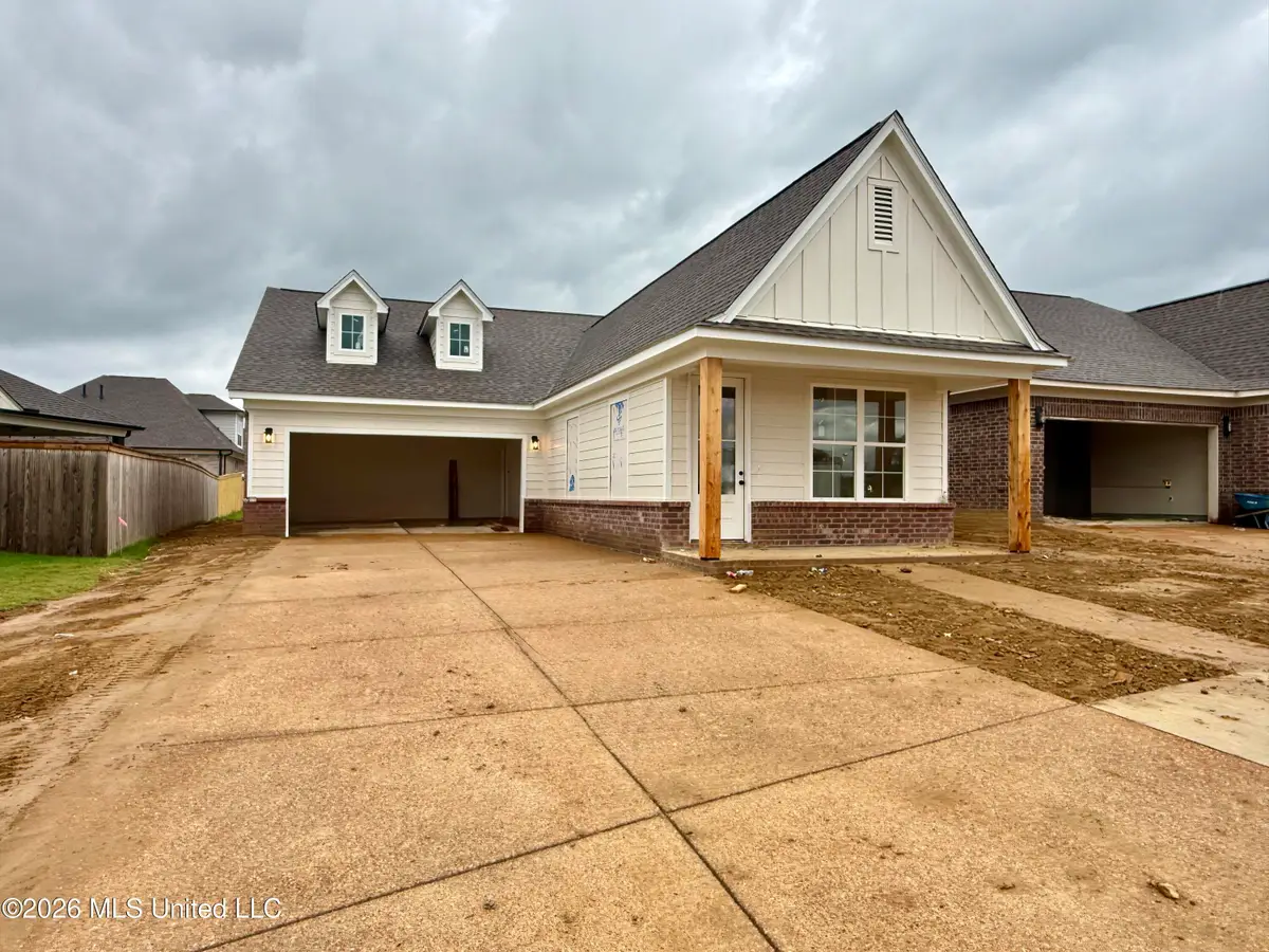 825 E Quitman Court, Nesbit, MS 38651 - #1