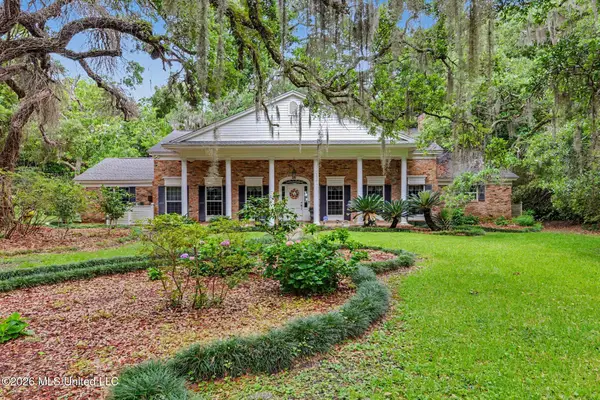 343 Lovers Lane, Ocean Springs, MS 39564