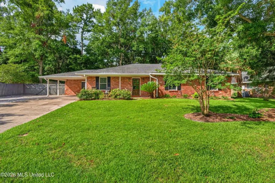 514 Sunset Drive, Bay Saint Louis, MS 39520 - #3