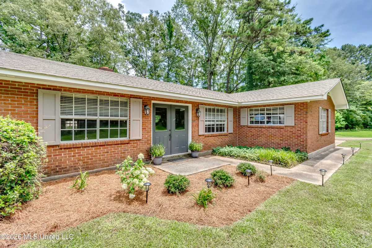 413 W Main Street, Raymond, MS 39154 - #1