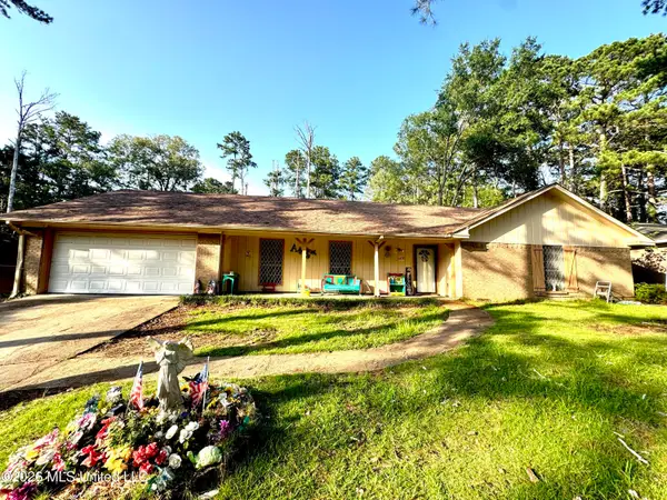 3432 Dundee Lane, Jackson, MS 39212