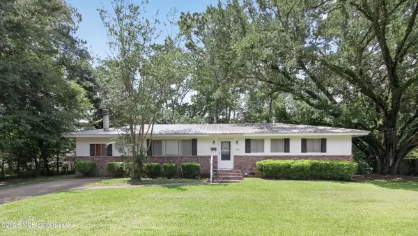 236 S Canton Club Circle, Jackson, MS 39211