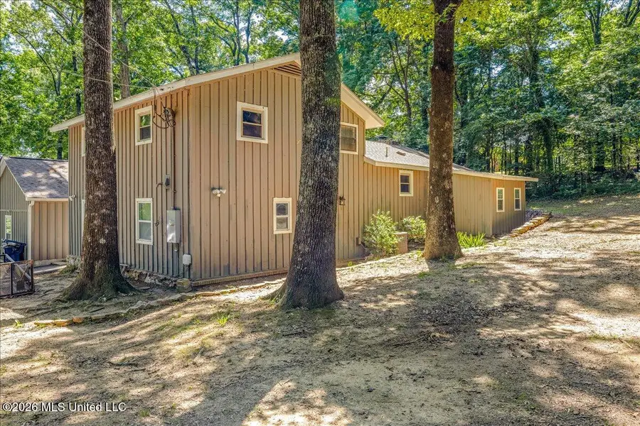 1382 N Thunderbird Drive, Hernando, MS 38632 - #2