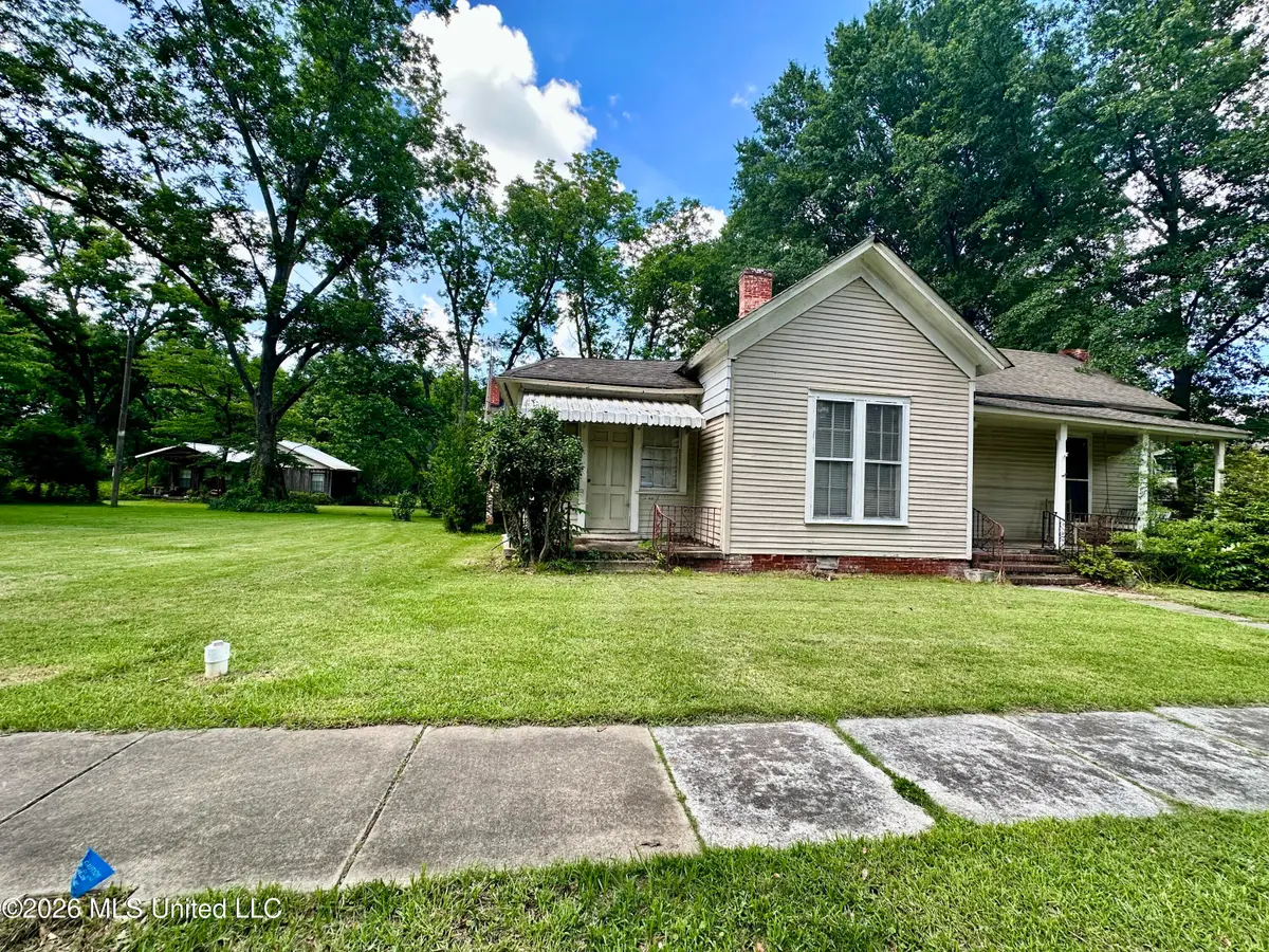 105 Church, Senatobia, MS 38668 - #1