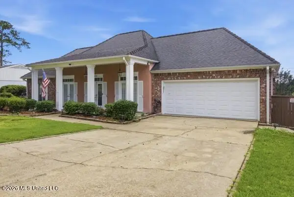 404 Oakbrook Circle, McComb, MS 39648 - #2