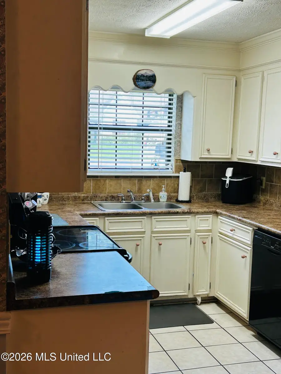 175 Riverbend Drive, Byram, MS 39272 - #3