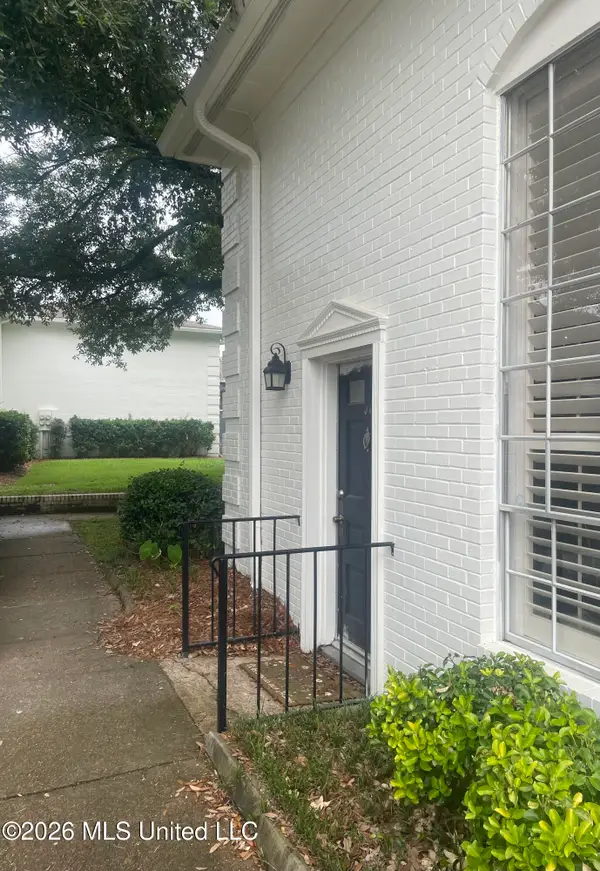 5025 Wayneland Drive, Jackson, MS 39211