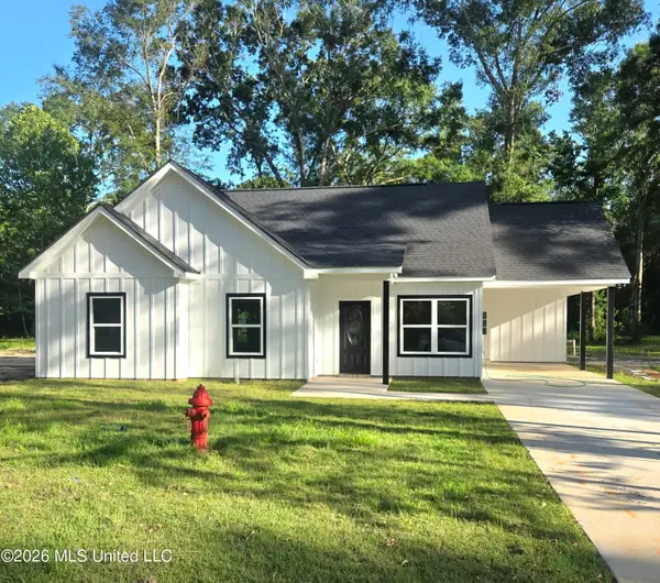 1027 Neal Road, Picayune, MS 39466