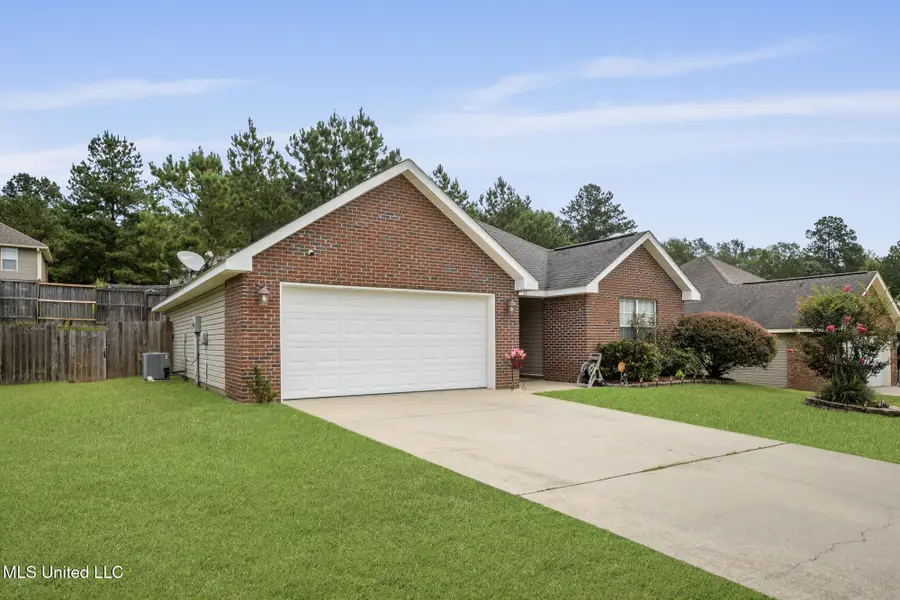 33 Charleston Way, Hattiesburg, MS 39402 - #3