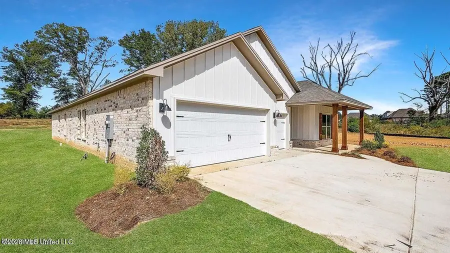 202 Saratoga Springs Avenue, Clinton, MS 39056 - #3