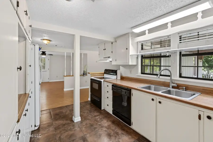 2205 Guillotteville Road, Gautier, MS 39553 - #3