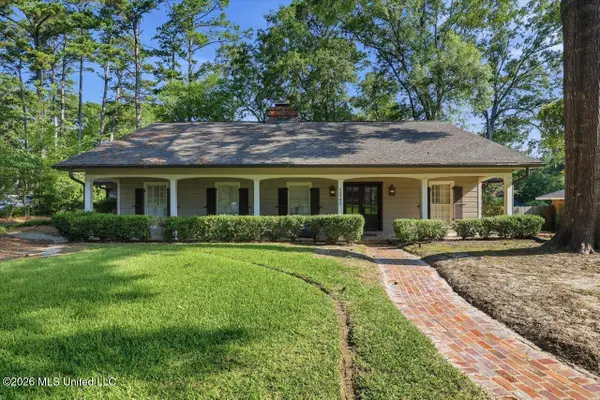 5440 Saratoga Drive, Jackson, MS 39211