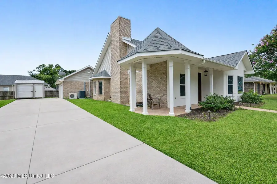 246 Pine Driveway, Bay Saint Louis, MS 39520 - #2