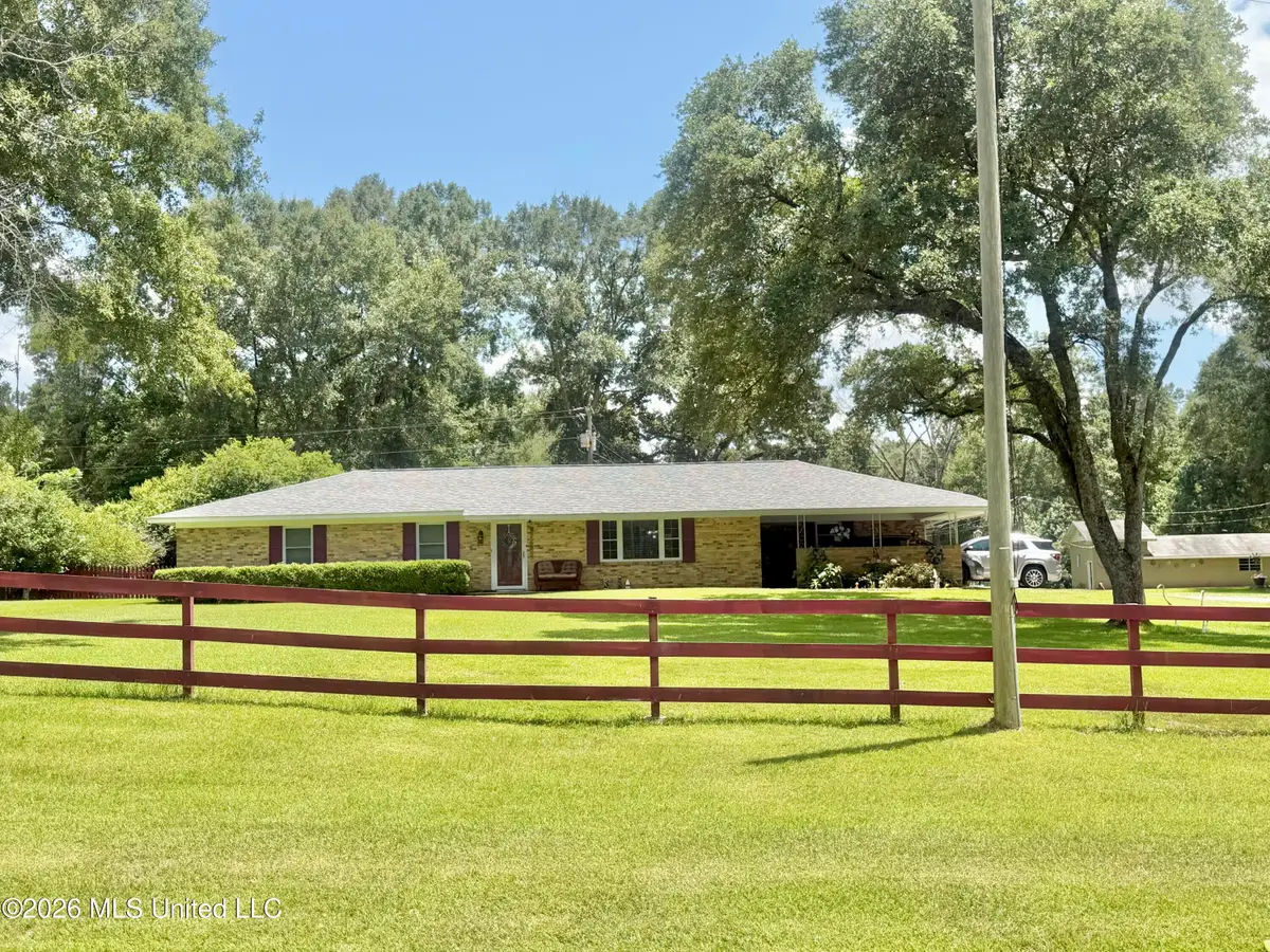 1096 Ms-570, Summit, MS 39666 - #1