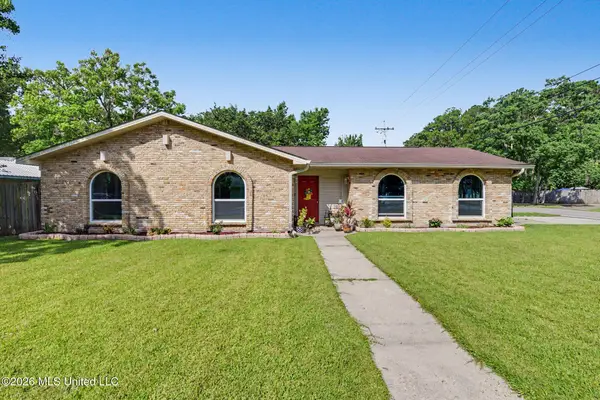 2137 Sandalwood Place, Gautier, MS 39553