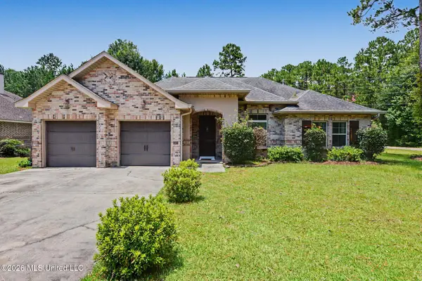 1800 Little Bend Place, Gautier, MS 39553