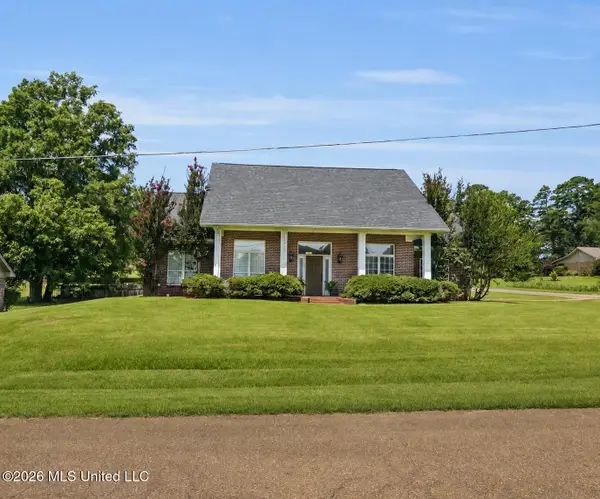411 Chenoa Avenue, Carthage, MS 39051