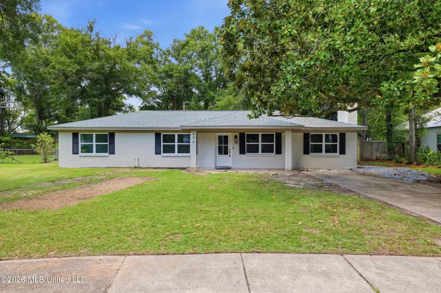 208 Mitchell Street, Ocean Springs, MS 39564 - #2