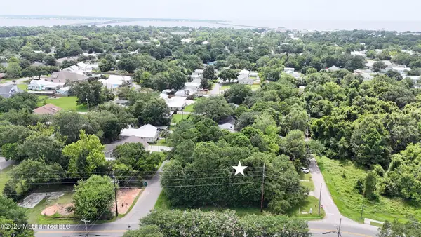 Demontluzin Avenue, Bay Saint Louis, MS 39520