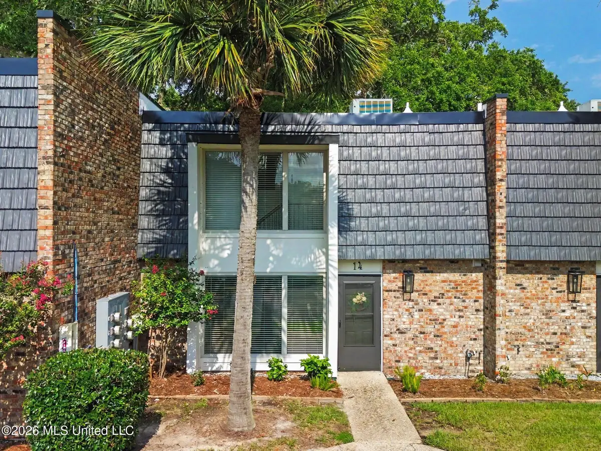 527 Front Beach Drive, Ocean Springs, MS 39564 - #1