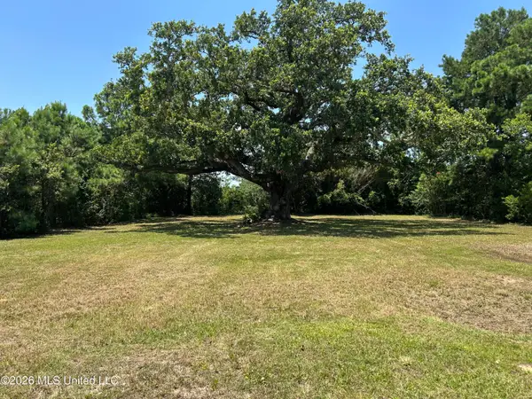 209 Hillcrest Street, Waveland, MS 39576