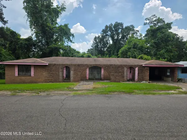 318 Denwiddie Avenue, McComb, MS 39648