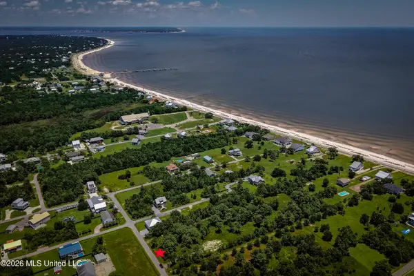 401 Fell Street, Waveland, MS 39576
