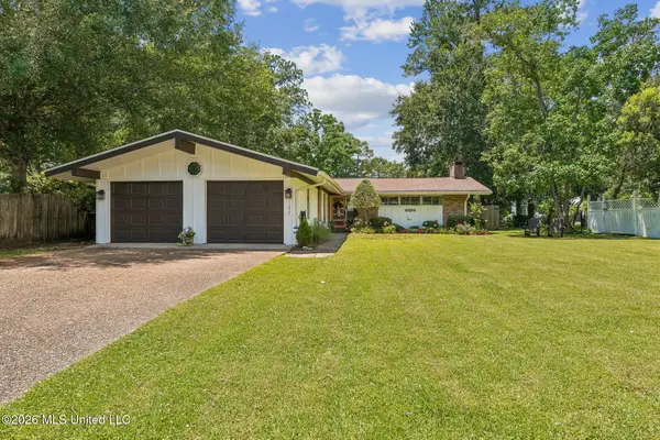13829 E El Bonito Drive, Ocean Springs, MS 39564