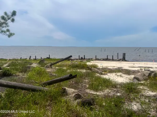 6417 Belle Fontaine Drive, Ocean Springs, MS 39564