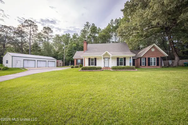 17505 W Spring Lake Drive, Vancleave, MS 39565