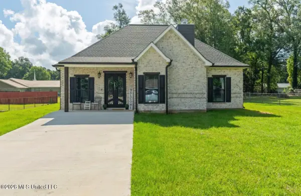 207 S Jackson Avenue, Picayune, MS 39466