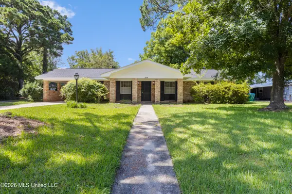 2518 Parkwood Place, Ocean Springs, MS 39564