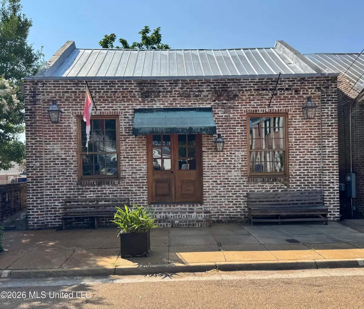 207 S Commerce Street, Natchez, MS 39120 - #1
