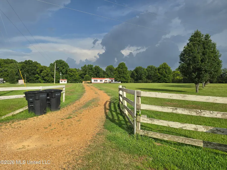 104 Baylor Road, Senatobia, MS 38668 - #2