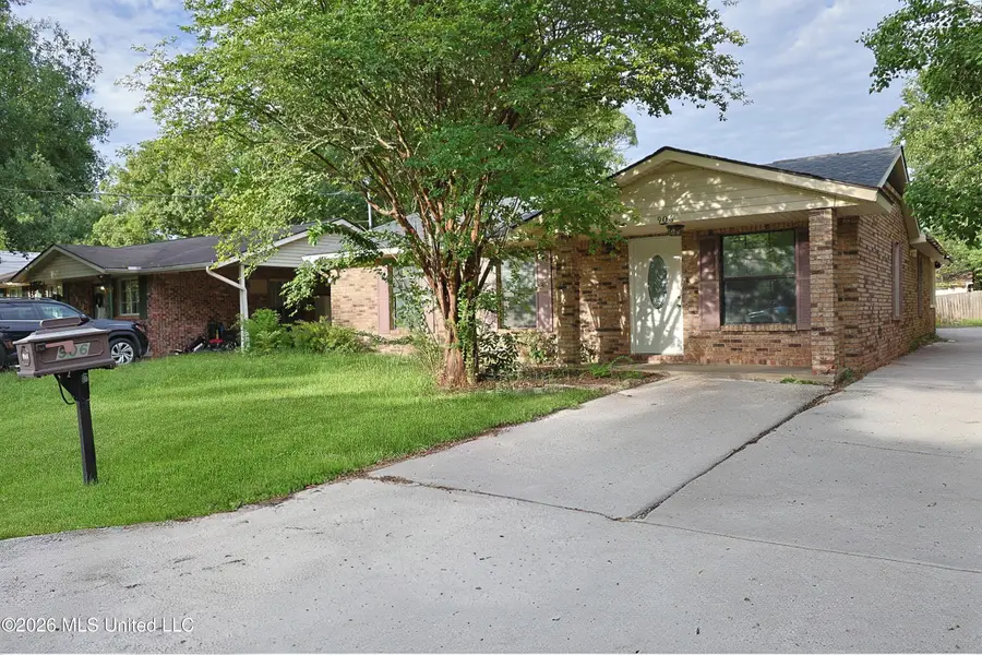 906 Belair Street, Pascagoula, MS 39567 - #3