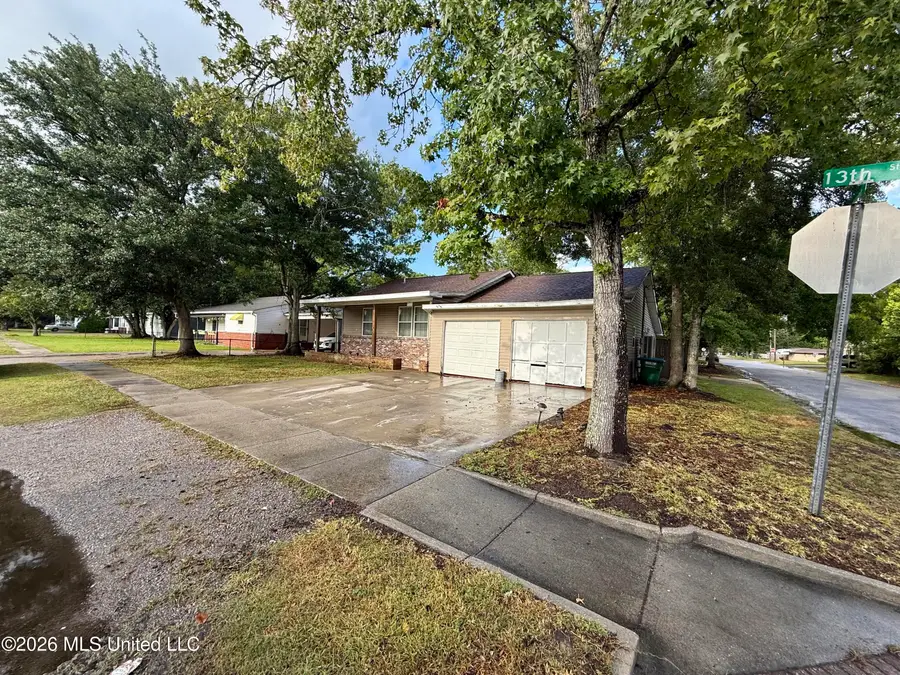 2202 13th Street, Pascagoula, MS 39567 - #2